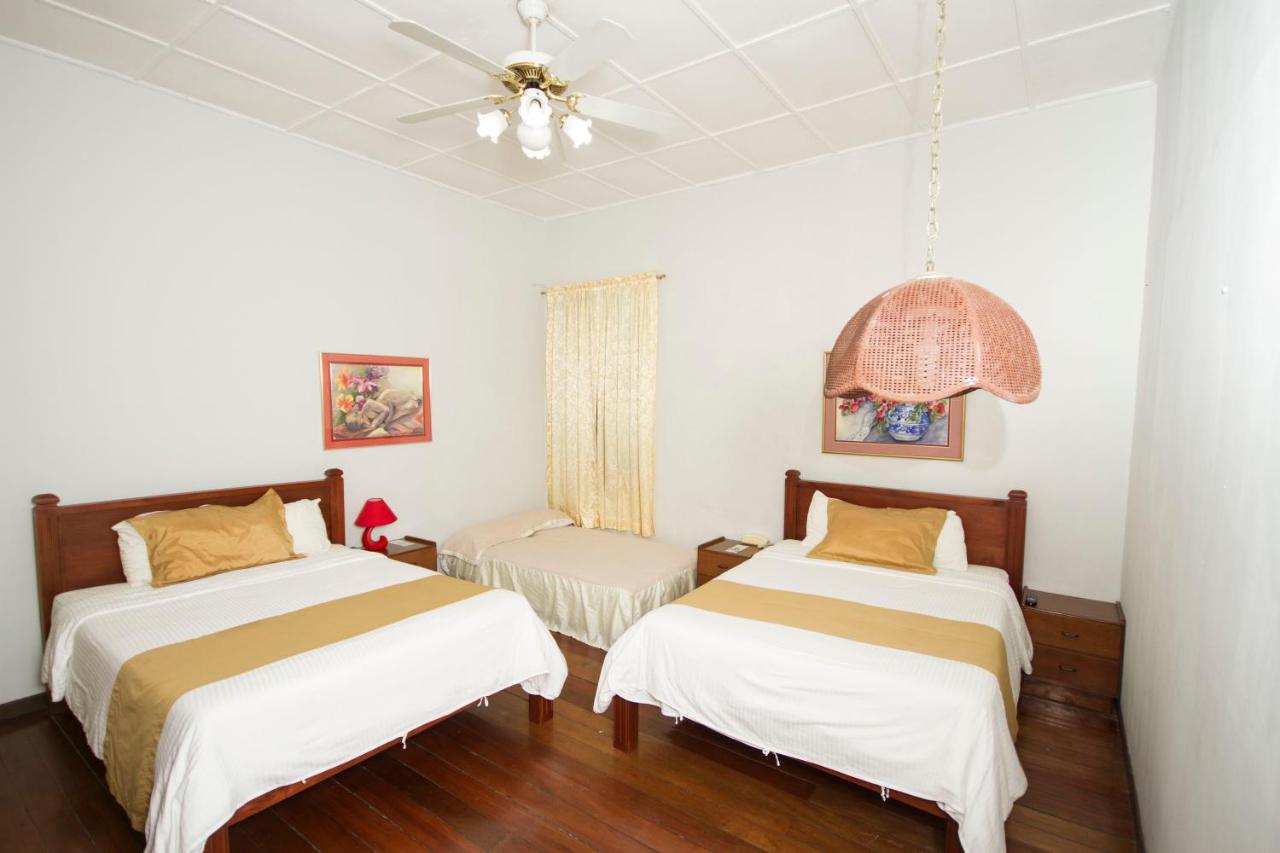 Hotel 1492 photo