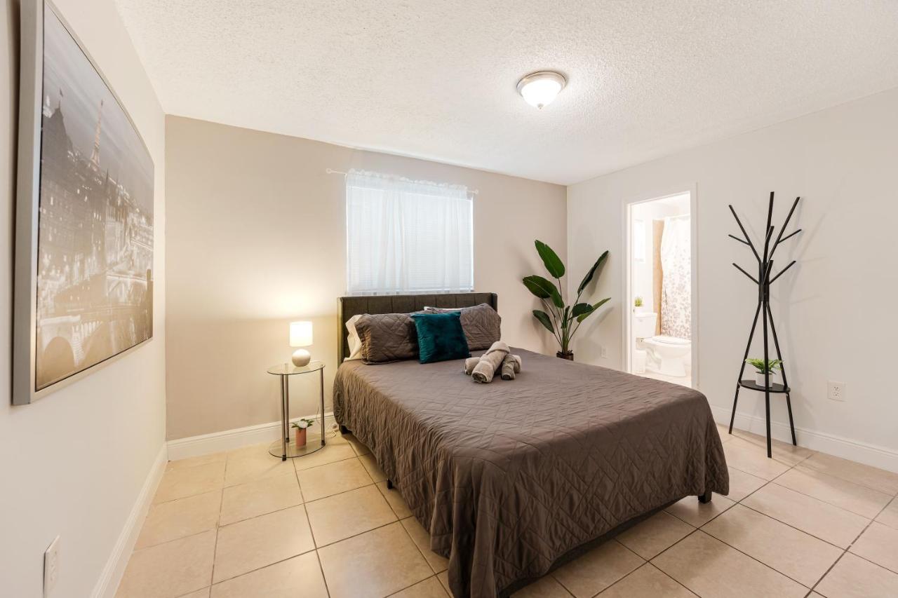 Stylish 3 Bedroom Miami Retreat Close Brickell - 2