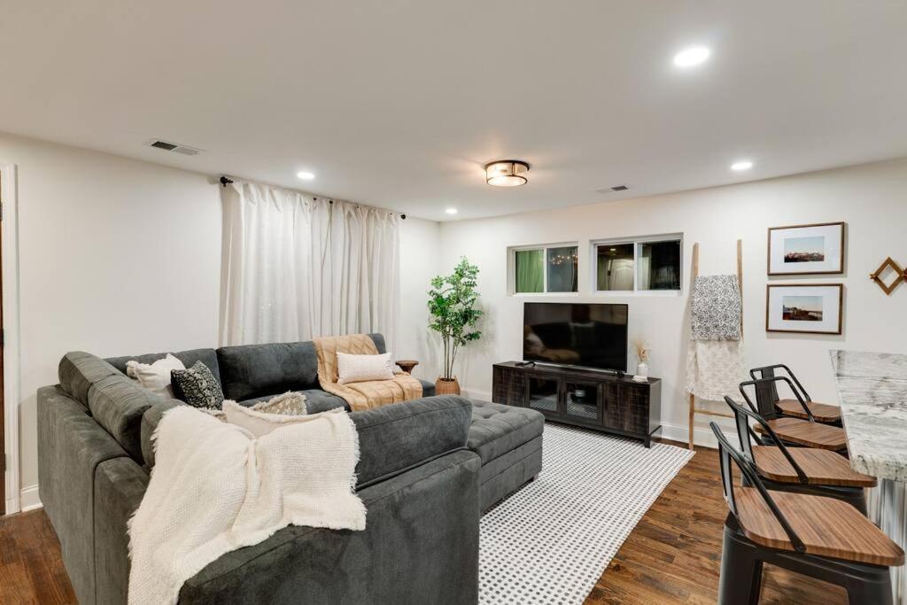 Newly Remodeled! Beautiful 3bd home in East Nash! - 4