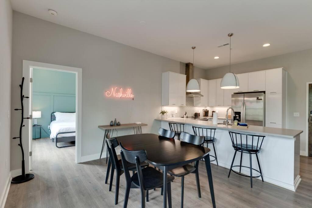 Spacious 2BD-Close To Everything - 4