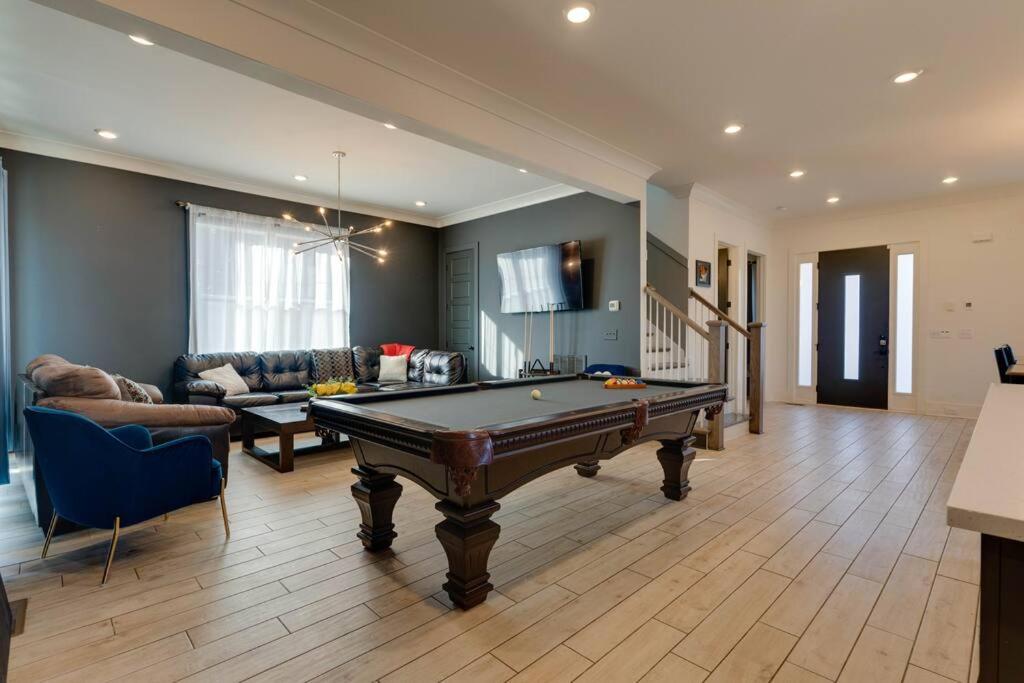 Spacious Home Only 2 Mi to Broadway - 5