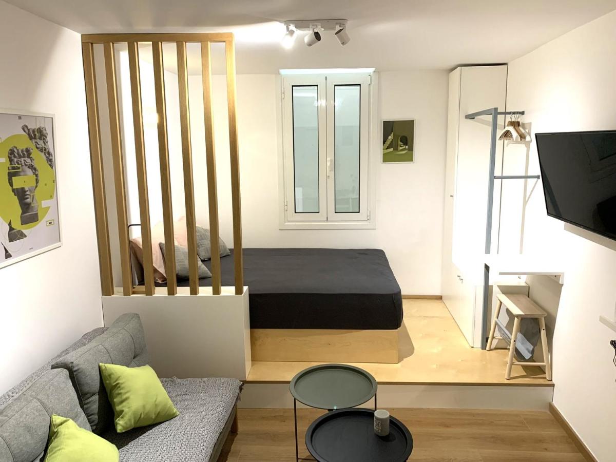 TINY STUDIOS Under the Akropolis -2- - 5