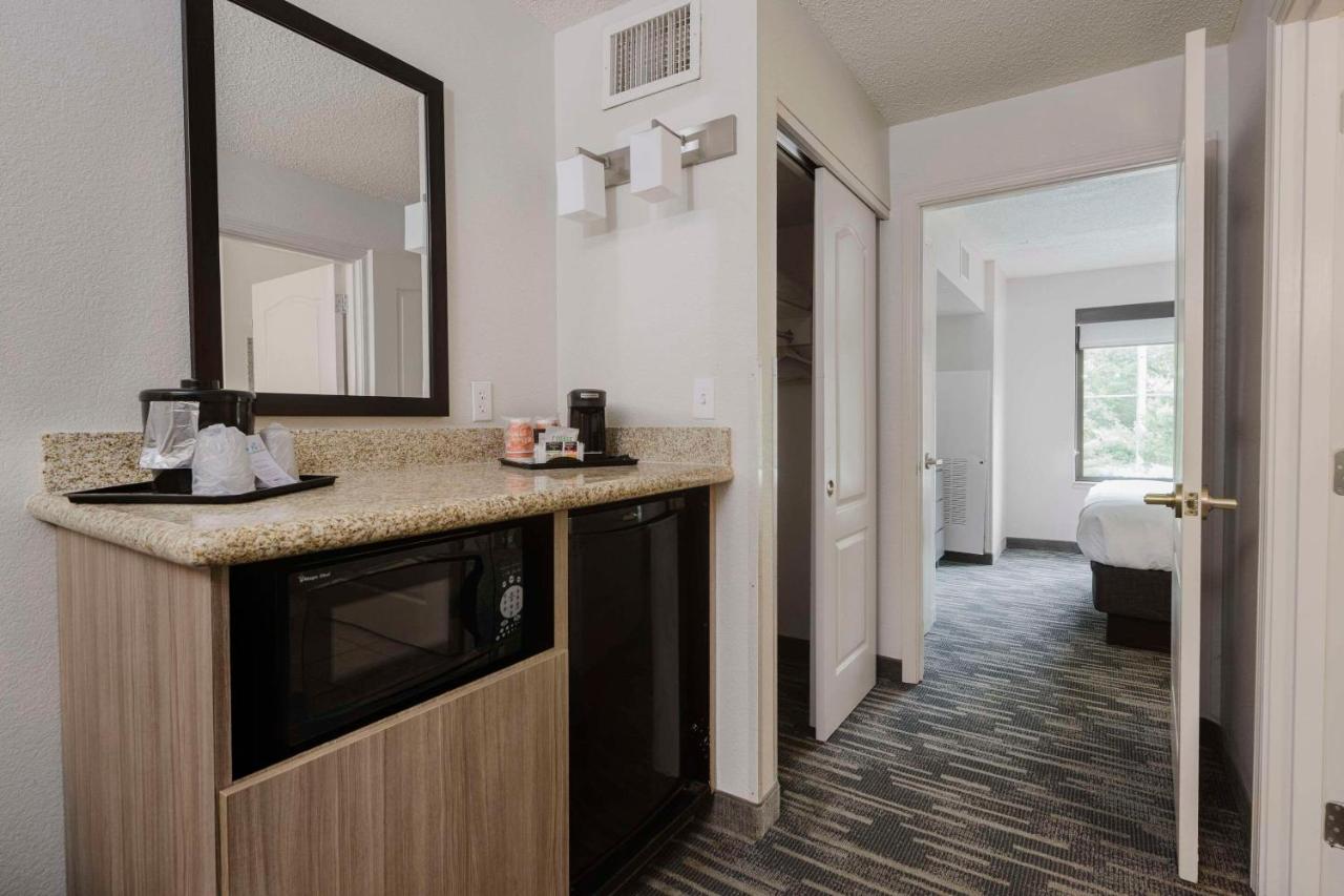 Countryside Inn & Suites — photo 11