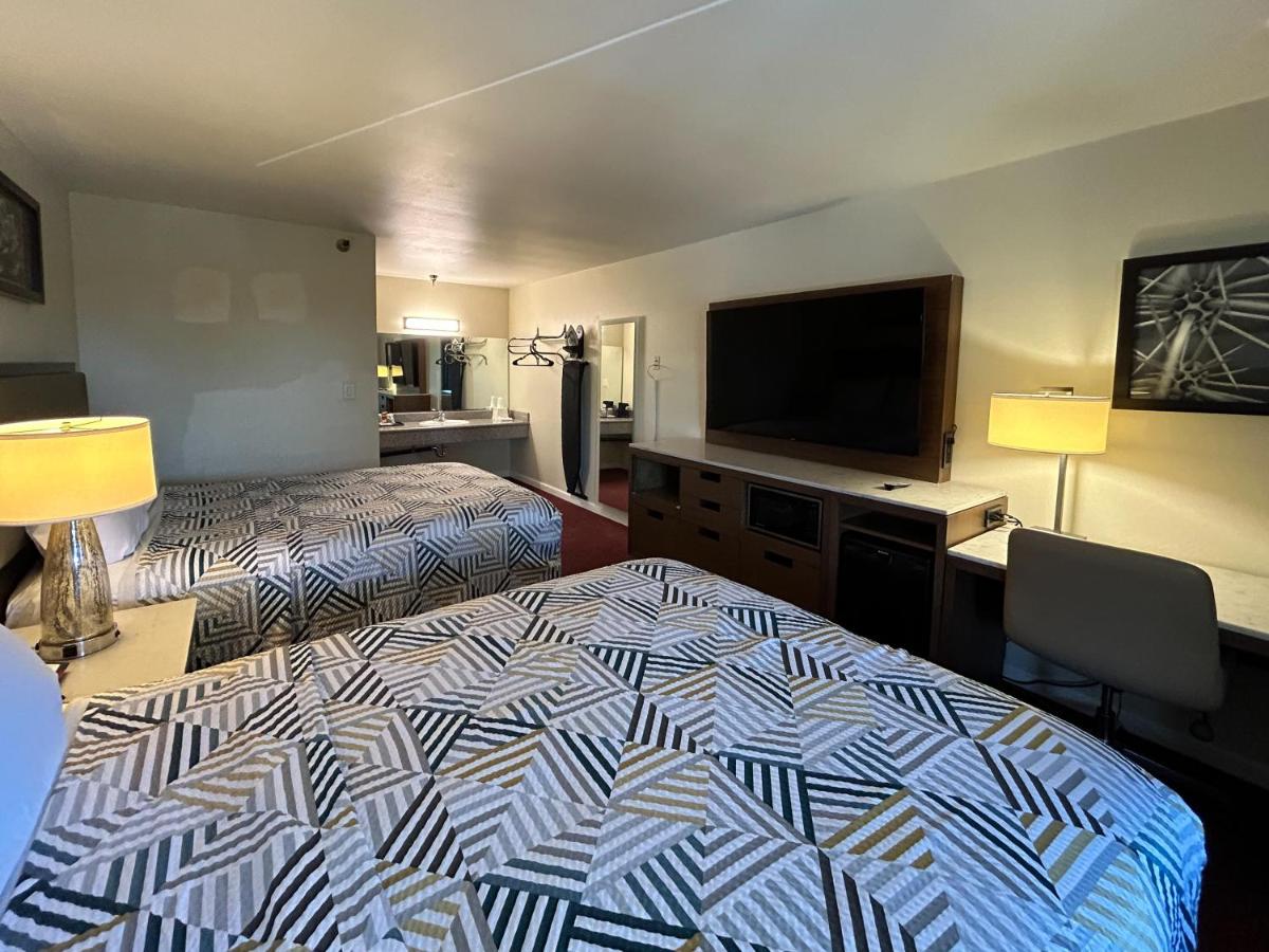 California Lodge Suites — photo 16