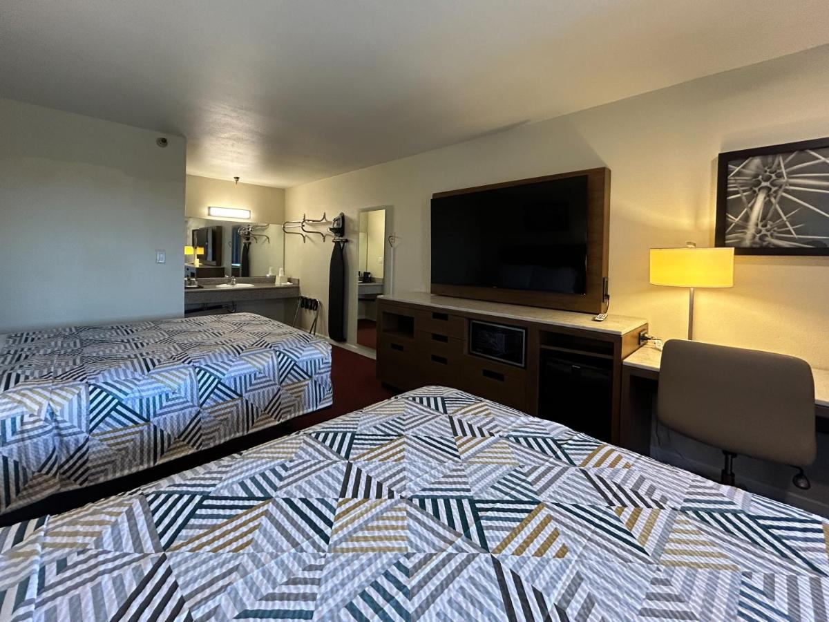 California Lodge Suites — photo 2