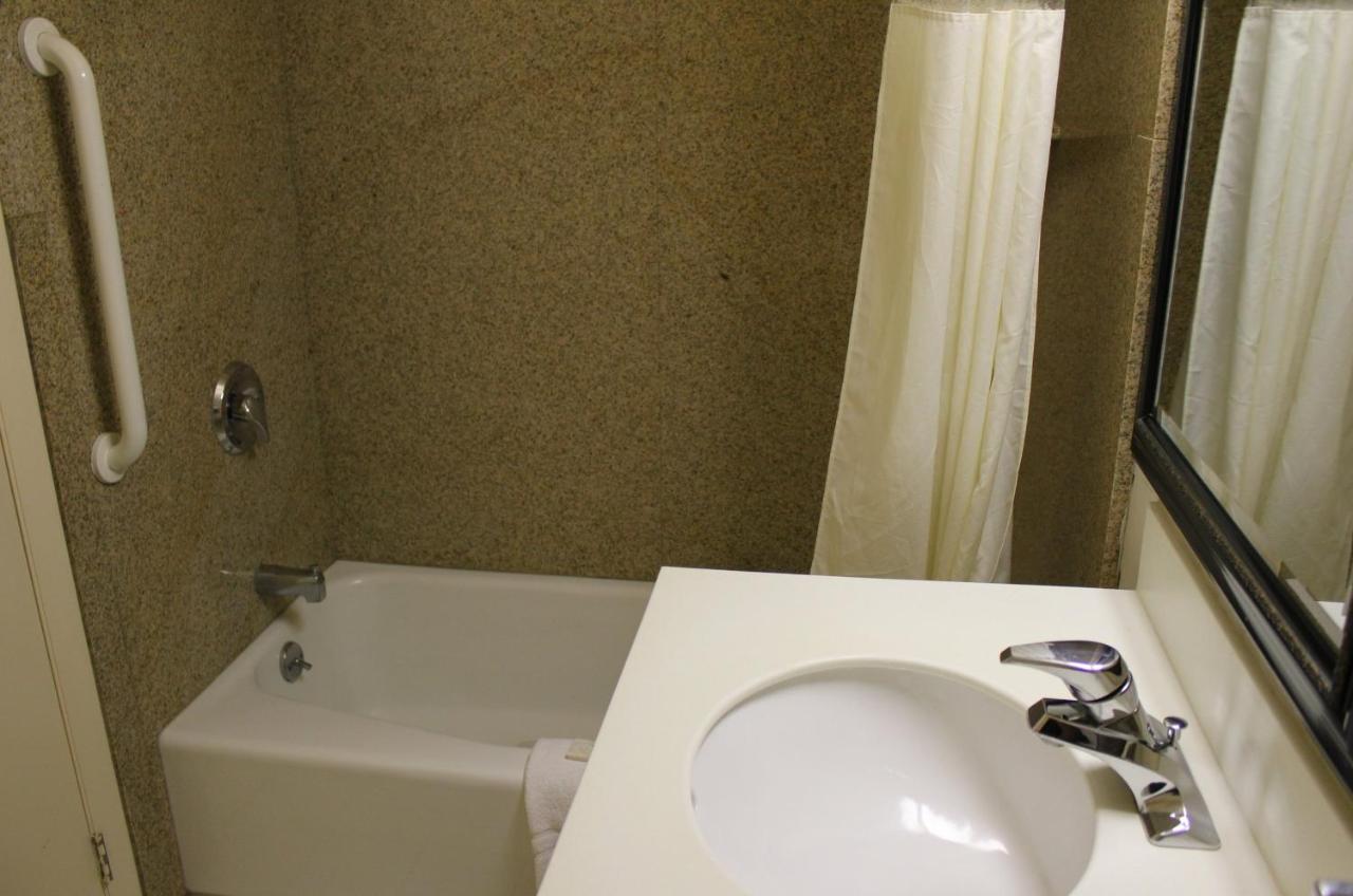 Budget Inn - Bath Hammondsport Area — photo 21