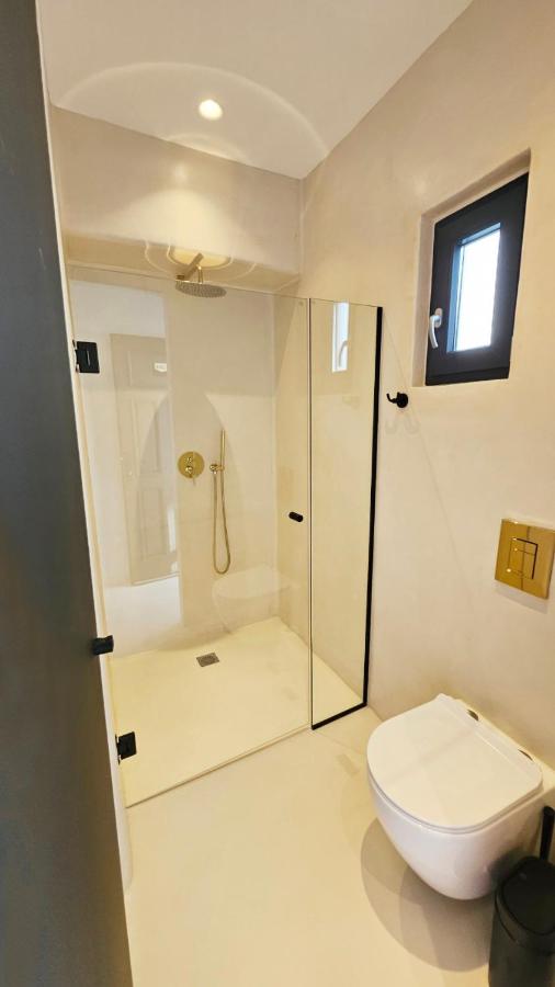 ELLI TROPiCAL LUXURY SUITES SUNSET-INFINITY POOL- SEA SIDE-NEAR CENTER PARKING - 2