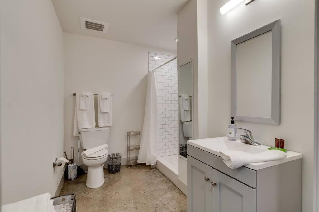 Urban-Chic Condo 1mi to New SC Stadium! - 3