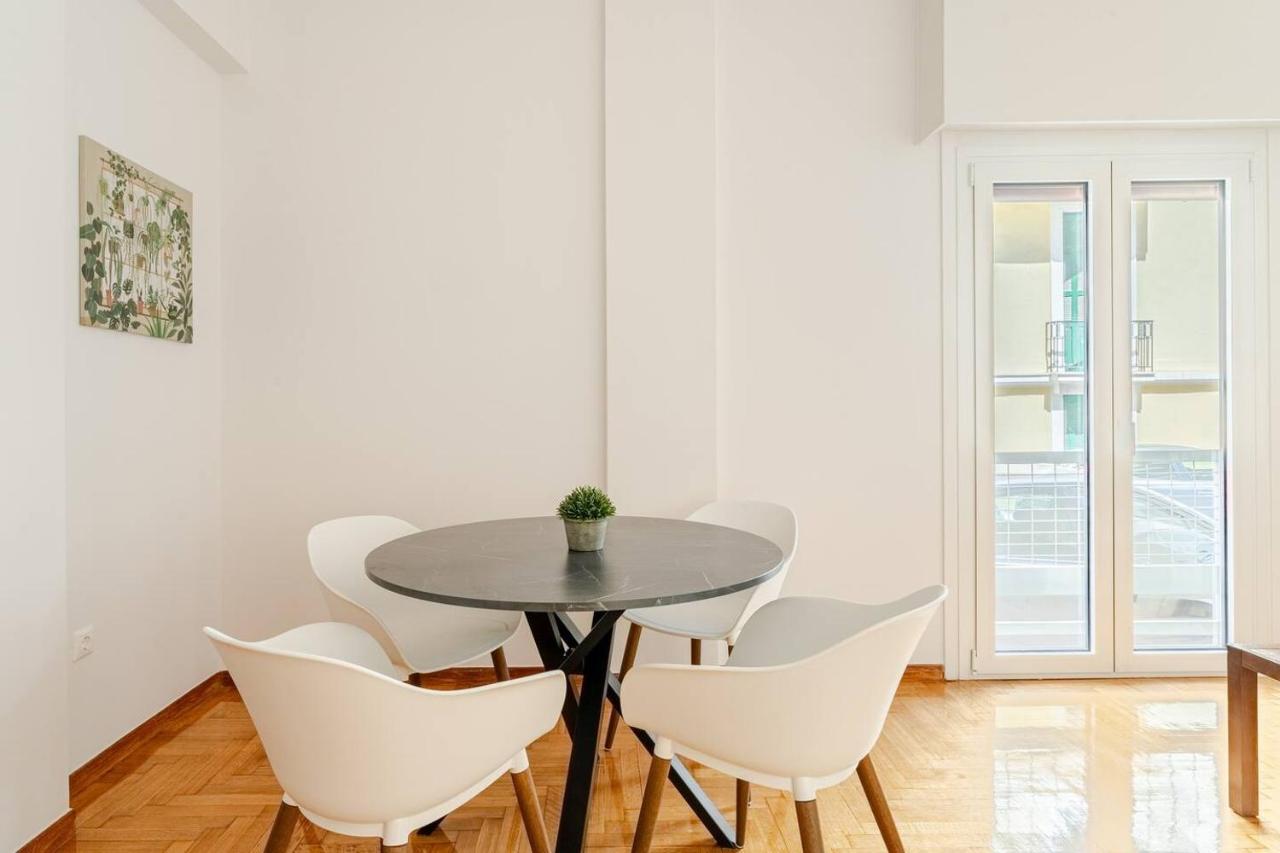 George's Cozy 60m2 Apartment 7' Metro - 3