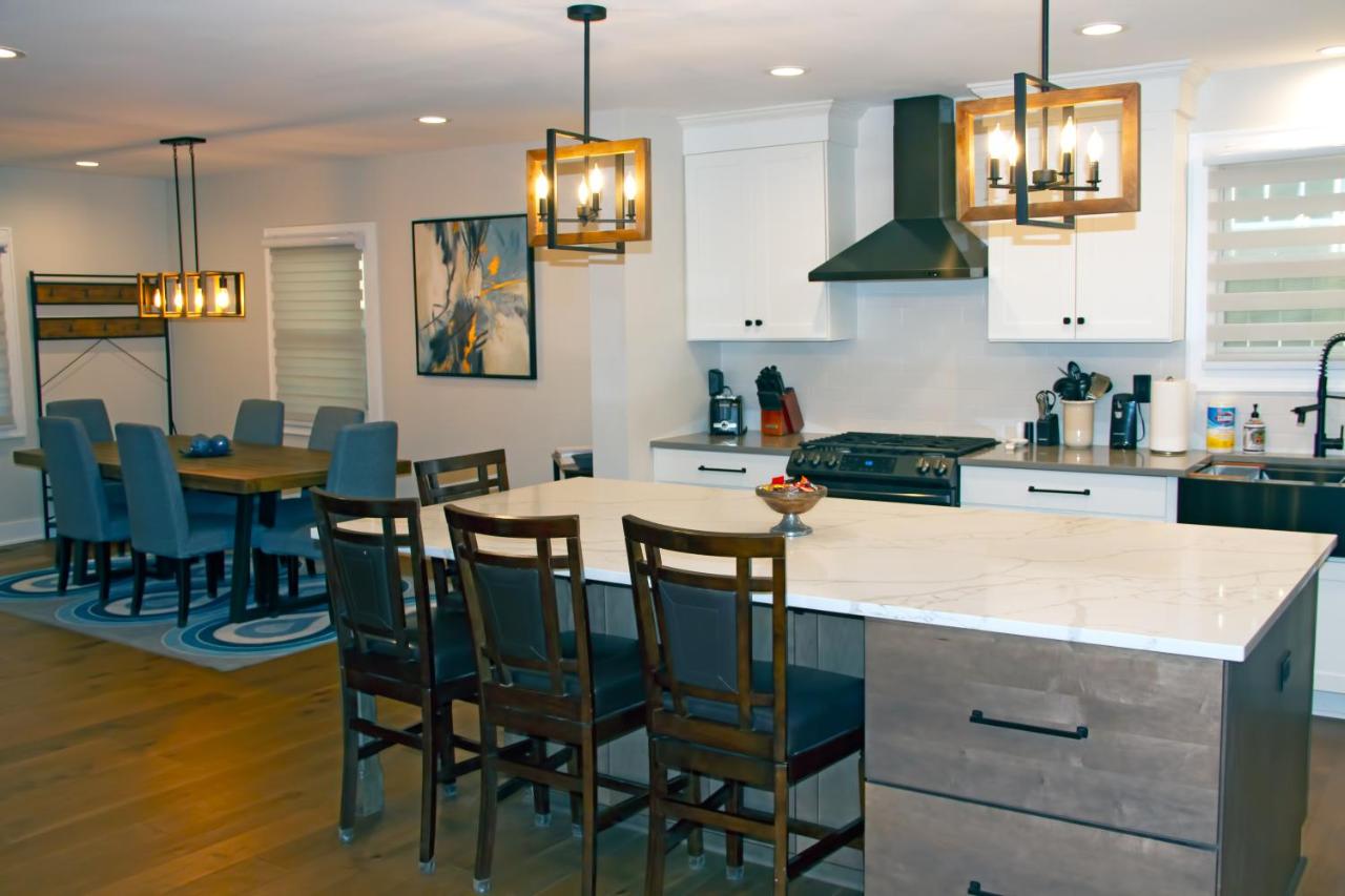 8 Minutes to Downtown! - 4