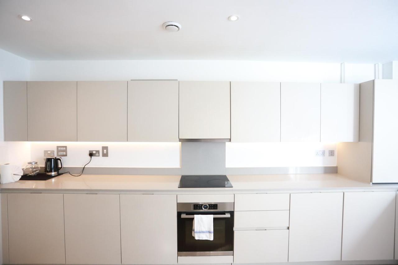 Spacious 3-Story Retreat with Rooftop Terrace and Modern Amenities - 4