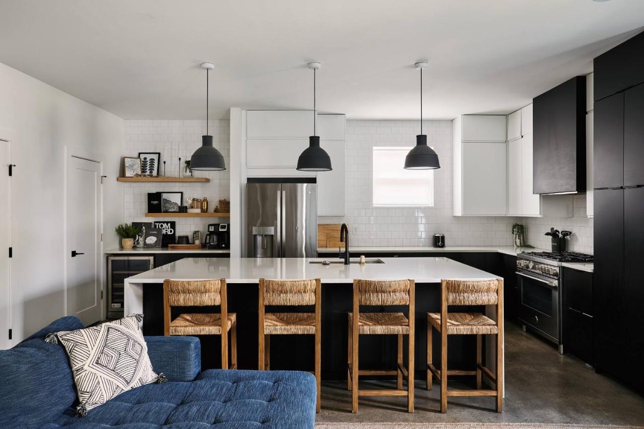 Stylish 3 Bed Retreat, Rooftop, Parking, Sleeps 10, Ensuite Baths, Bunk Room, Gourmet Kitchen, Cozy Living Space, Rooftop Views & Fire Table, Near Downtown, Distilleries & Marathon Village, 24 Hr Hospitality - 3