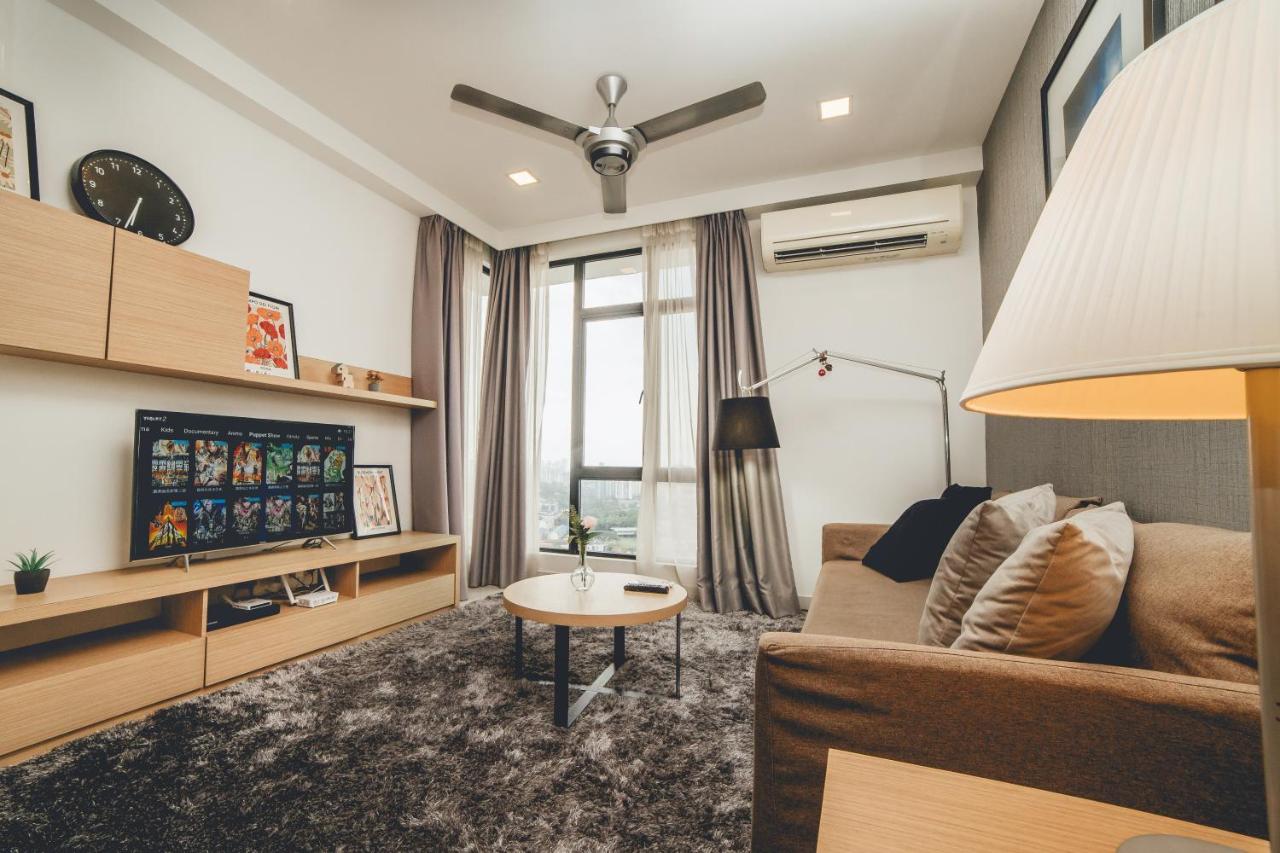 1Tebrau Laconic Lux Suite 1BR nr Columbia Hospital by Our Stay