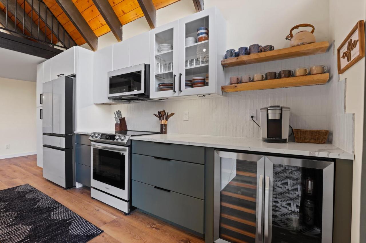 Strawberry Chalet N Stay — photo 18