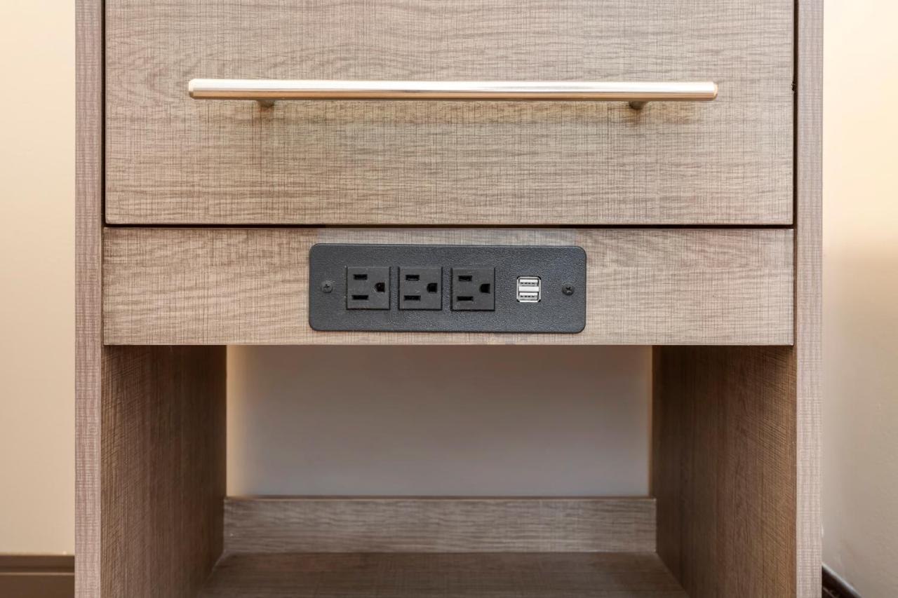 Red Roof Inn PLUS Jamaica, NY - JFK Airport - 5