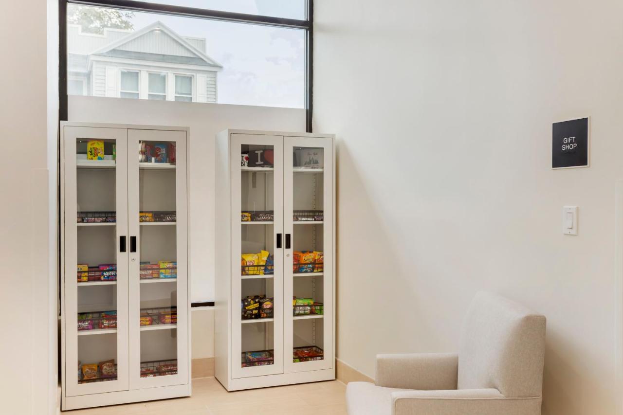 Red Roof Inn PLUS Jamaica, NY - JFK Airport - 3