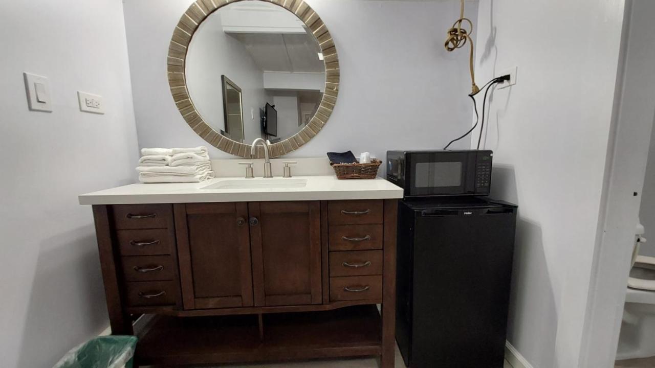 Village Motel — photo 11