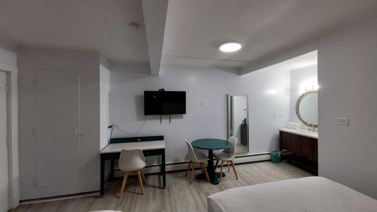 Village Motel — photo 3