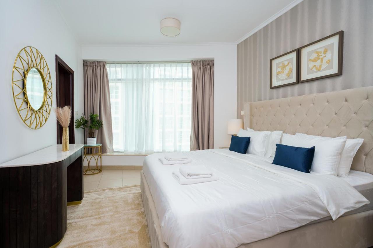 Lovely 1BHK in Burj views tower near Dubai mall