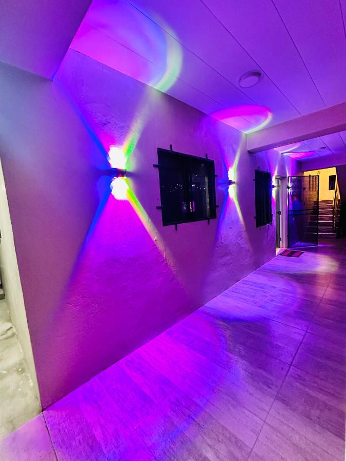 VNZ Luxury Apartment - 2