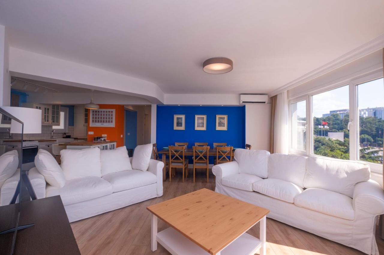 Contemporary Waterfront Apt with a Stunning View - 4