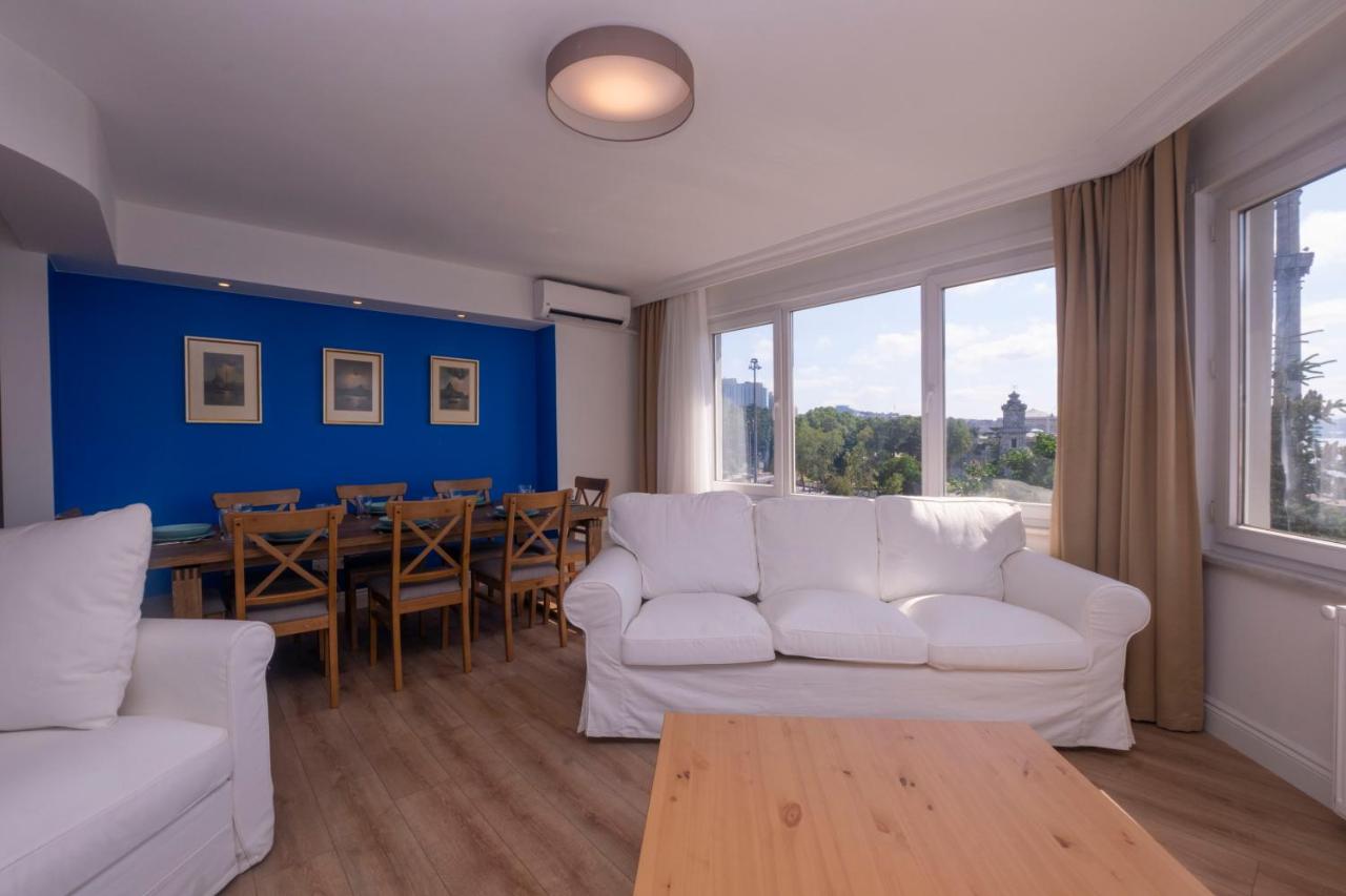 Contemporary Waterfront Apt with a Stunning View - 3