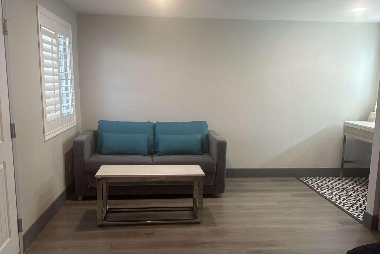 Motel 9 — photo 21