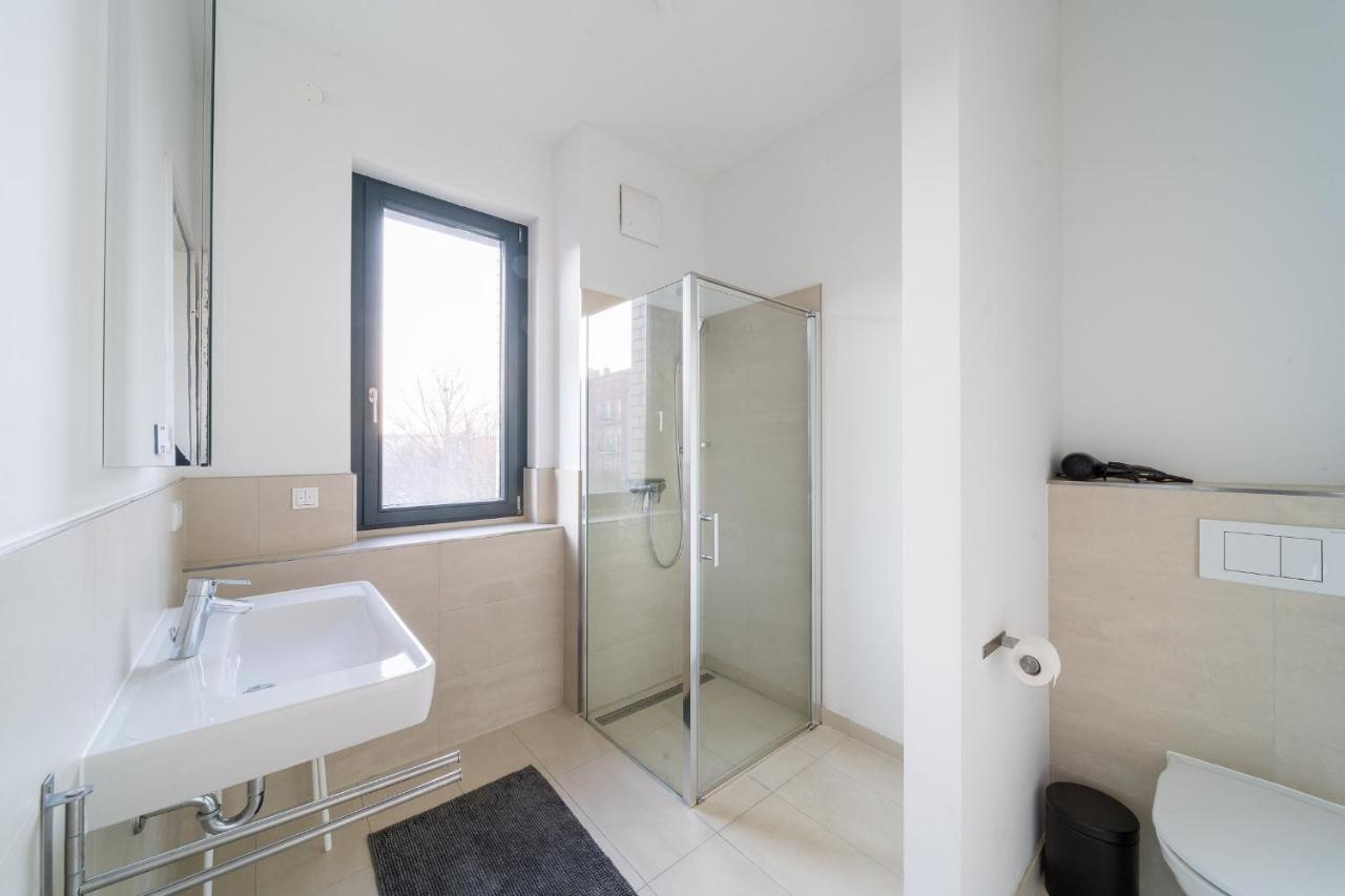 2 Bedroom Mauerpark-Apartment, Berlin Mitte View calendar - 3