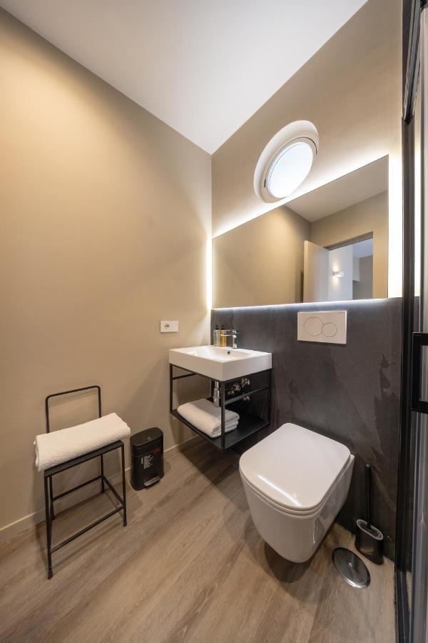 Five by Capri 5 Senses - 3