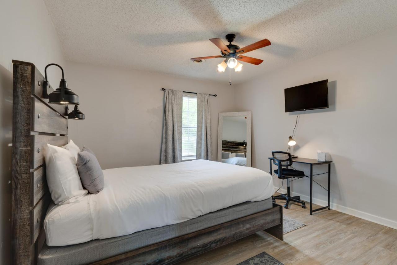 2 BDR with Free Parking! 2M to Broadway! - 2