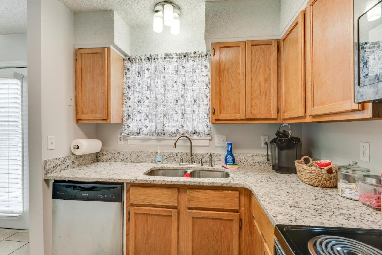 2 BDR with Free Parking! 2M to Broadway! - 3