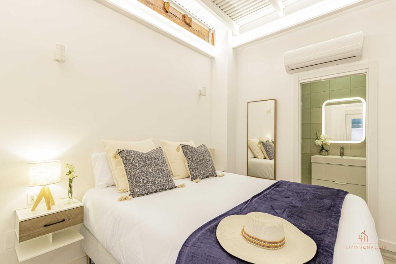 Living4Malaga Shining Beetle - 2