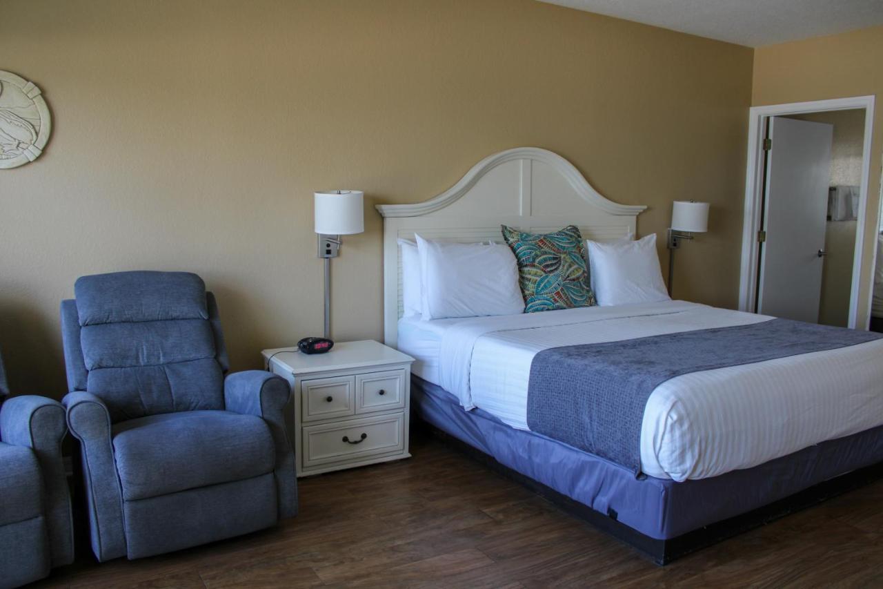 Shoreline Island Resort - Exclusively Adult — photo 12
