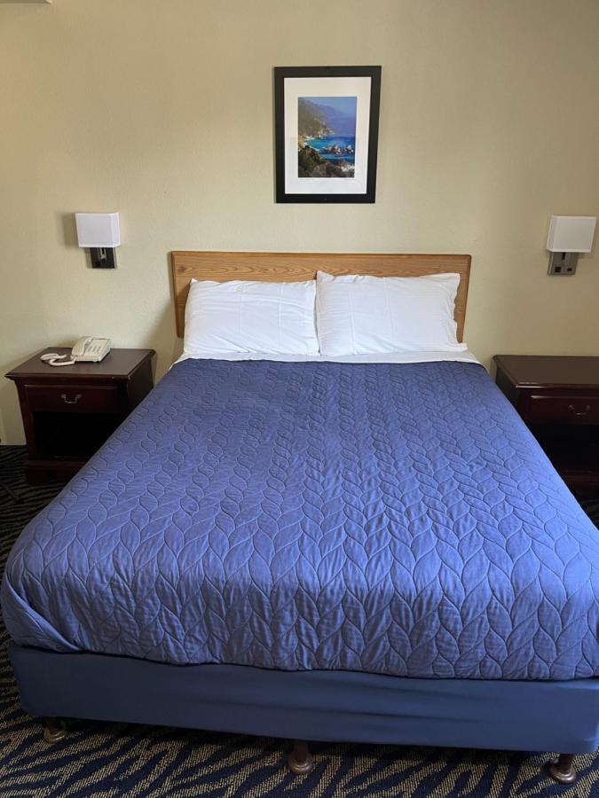 El Sombrero Motel — photo 3