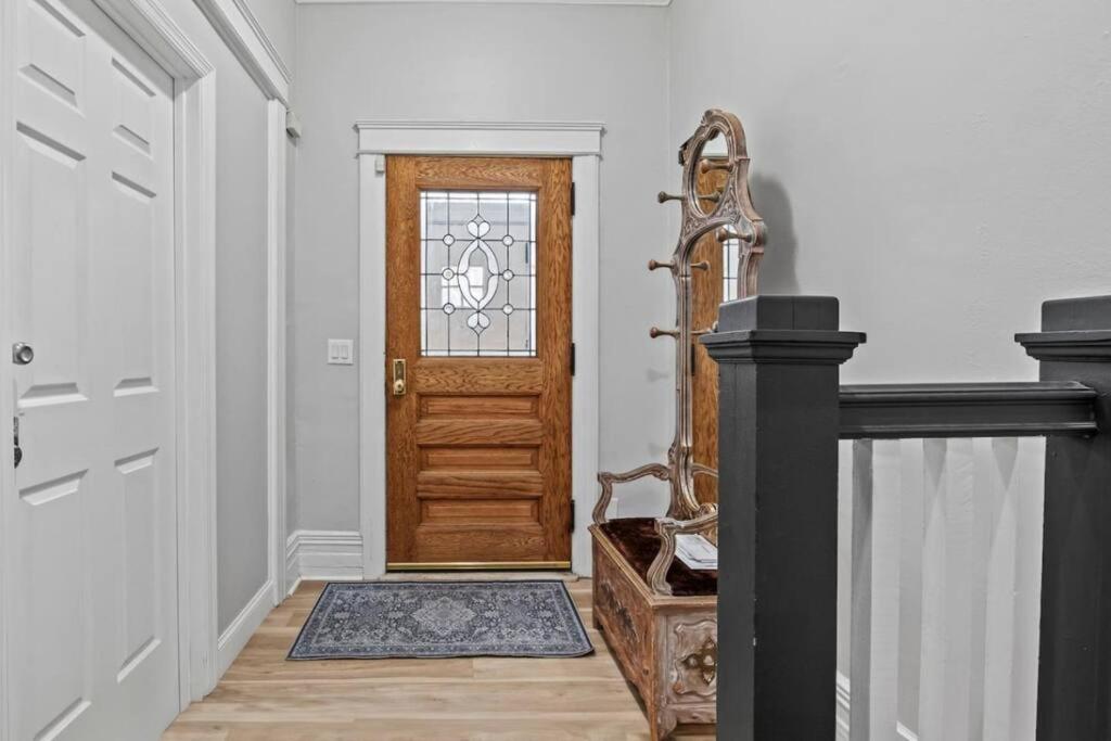 Green-Door Brownstone Private Room - BD 2 - 2