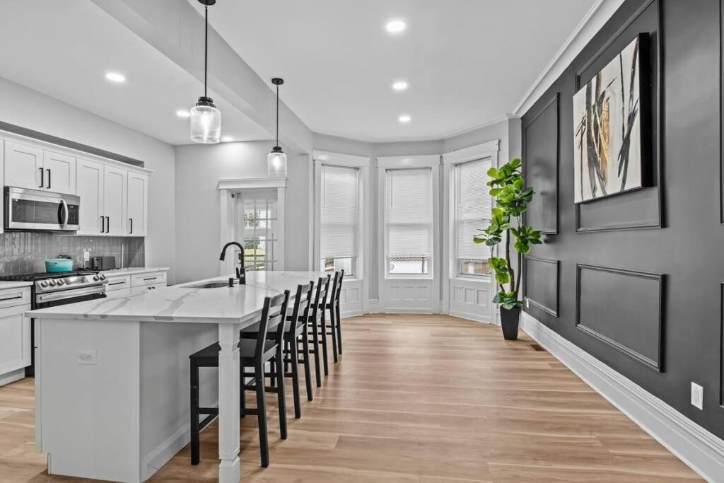 Green-Door Brownstone Private Room - BD 2 - 4