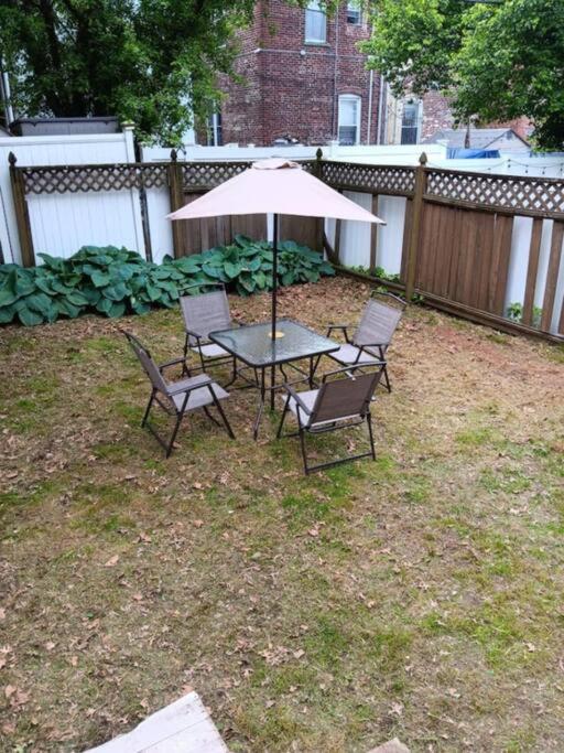 Green-Door Brownstone Private Room - BD 5 - 5