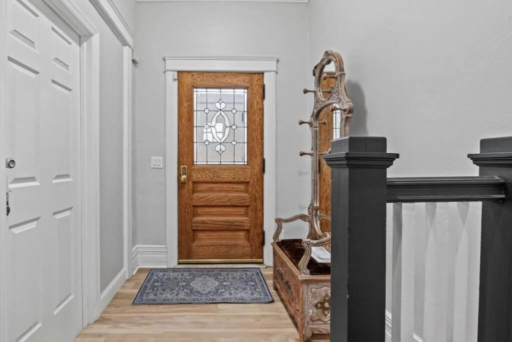 Green-Door Brownstone Private Room - BD 5 - 2