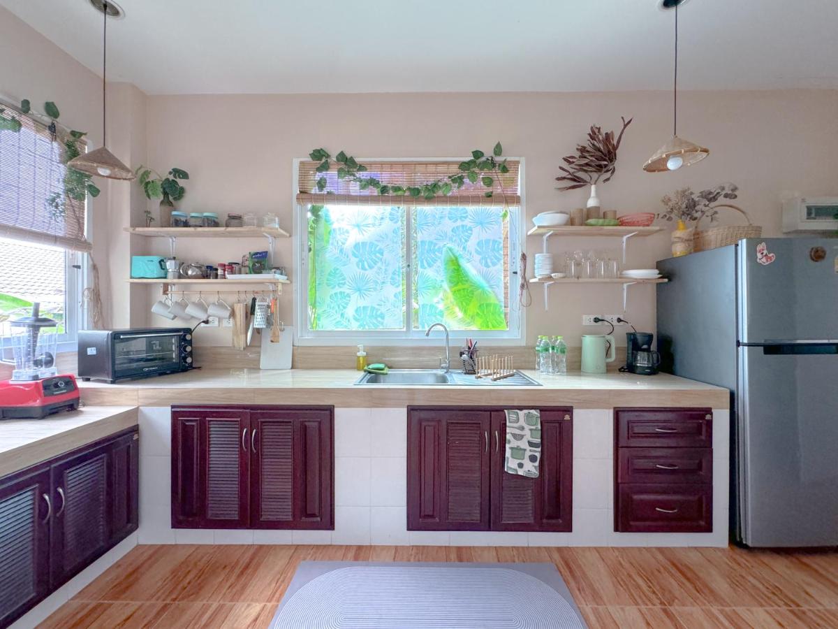 Sea Dreamer Beachfront Apartments - 5