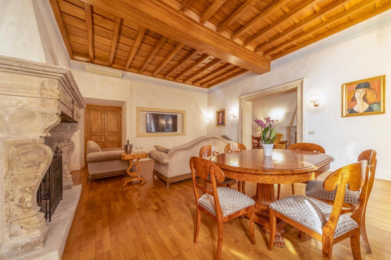 Pantheon Suites in Rome - 4