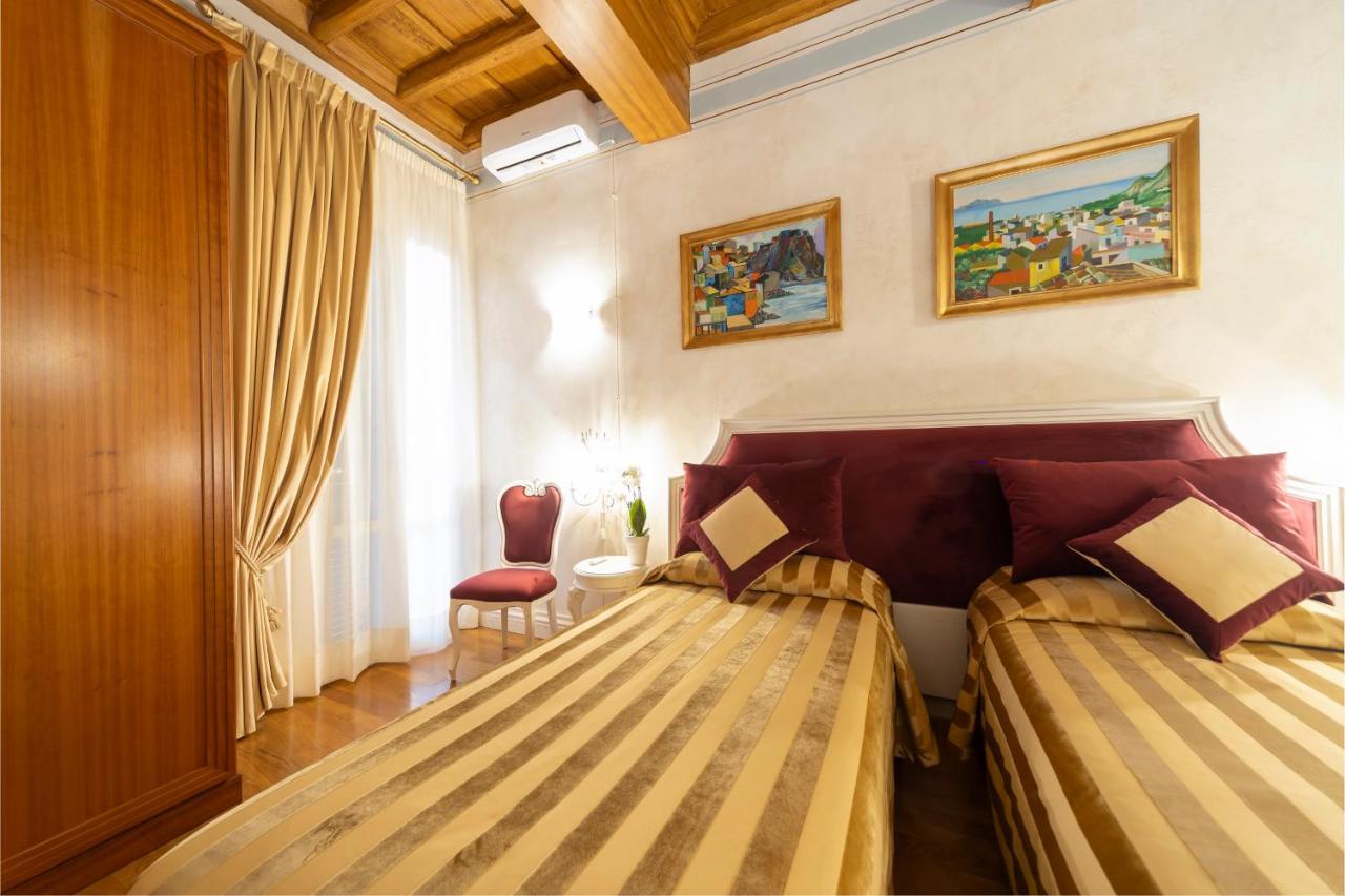 Pantheon Suites in Rome - 2