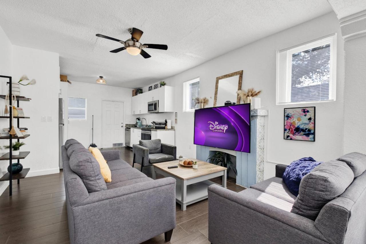 Dos Casitas Design District #1 - 3 Bedroom House - 2