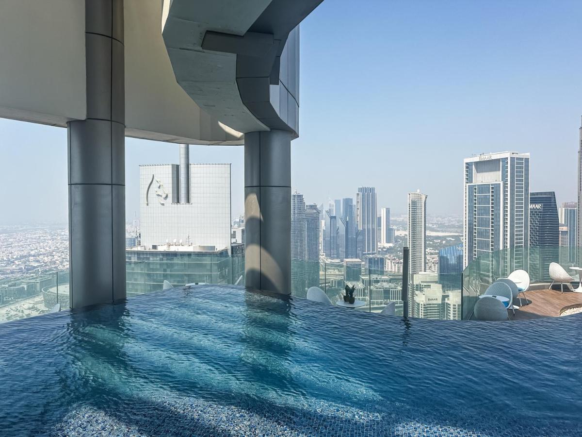 Escape24 Spacious 2BR Infinity Pool with Burj Views - 4
