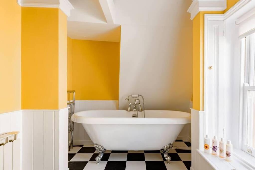 Wyatt House - Central Bath - 5