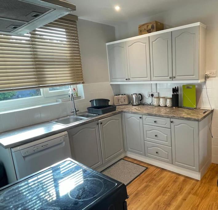 Lovely 2-bedroom home with stunning city views - 2
