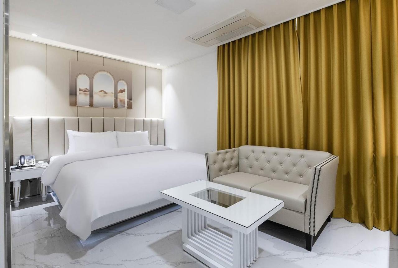 Star light Hotel - 2