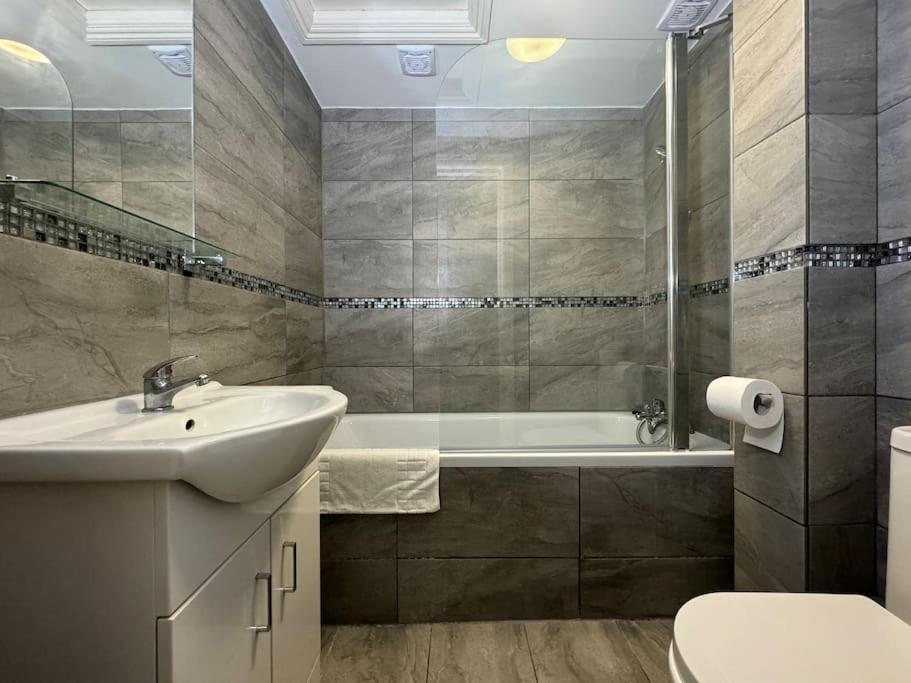 Roomy Apartment in King's Cross - 3