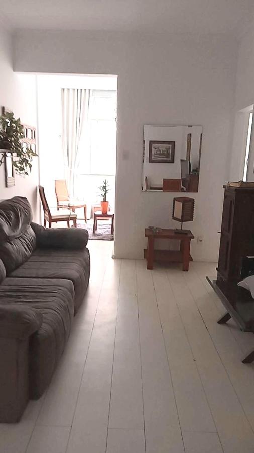 Ap em Copacabana 100m da praia