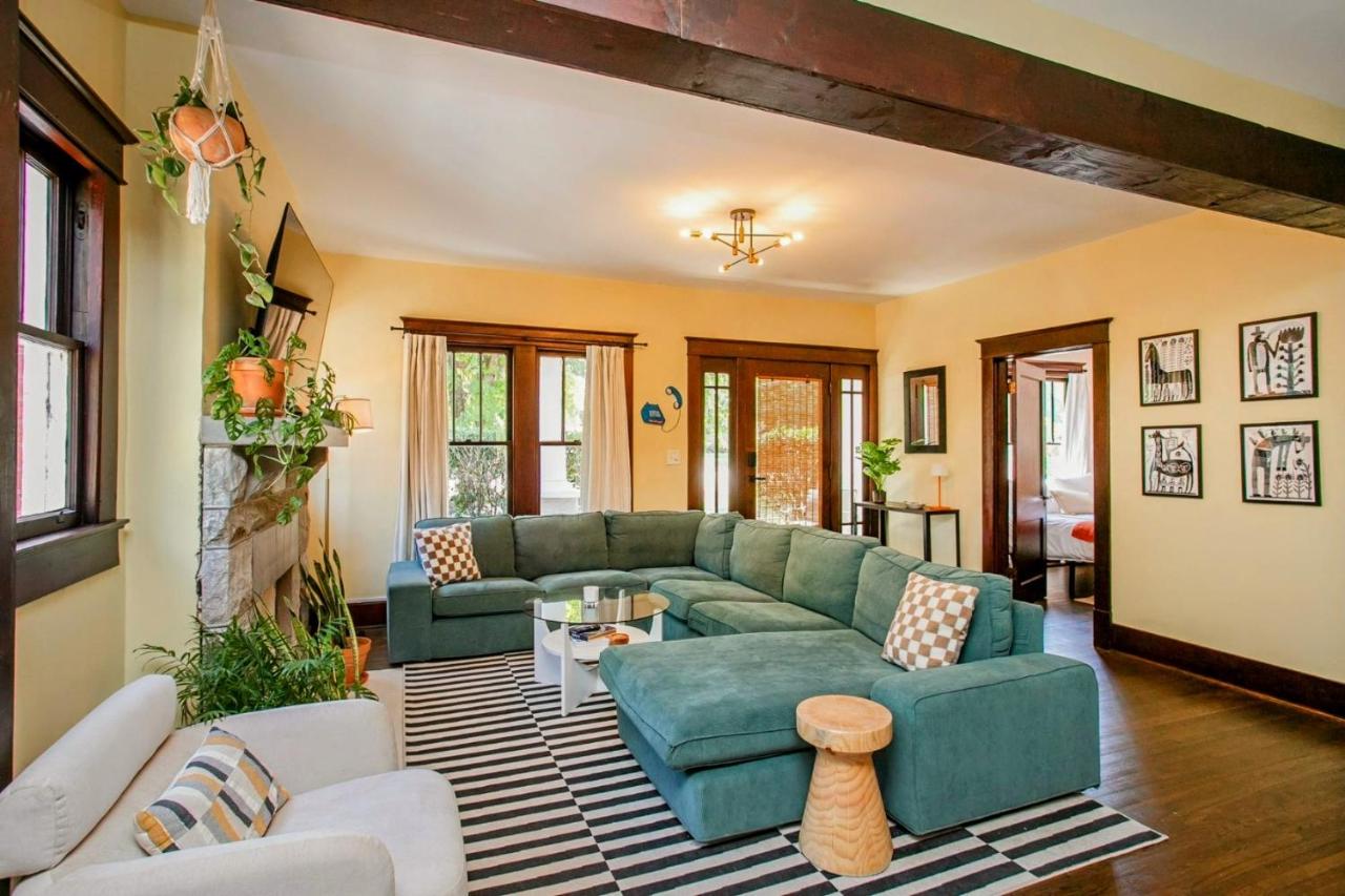 Bright Bungalow in Hip East Nashville Walk to 5 Points - Only 2 miles to Downtown - 5