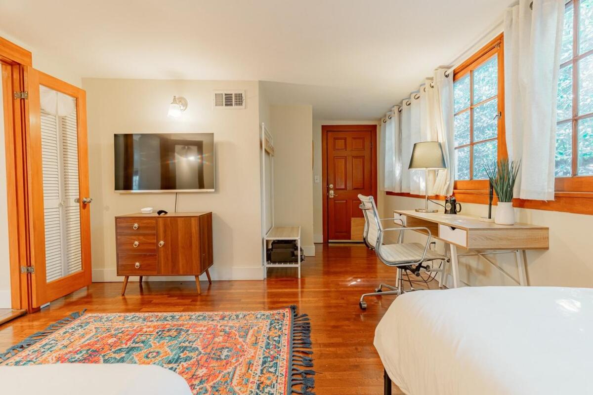 Cozy 3 Bedroom Hollywood Home- Quick Walk To All Tourist Spots! - 5